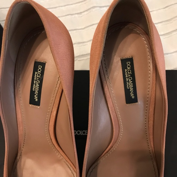 Dolce and Gabbana embroidered pump - Picture 6 of 8